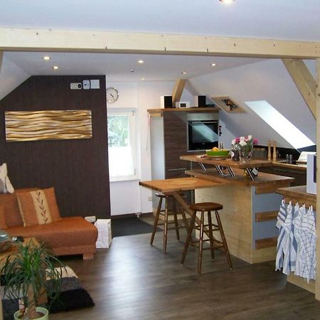 Loft-Ferienwohnung Zur "Kfz-Schenke" Apolda Eksteriør bilde