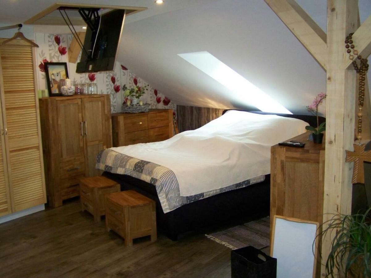 Loft-Ferienwohnung Zur "Kfz-Schenke" Apolda Eksteriør bilde