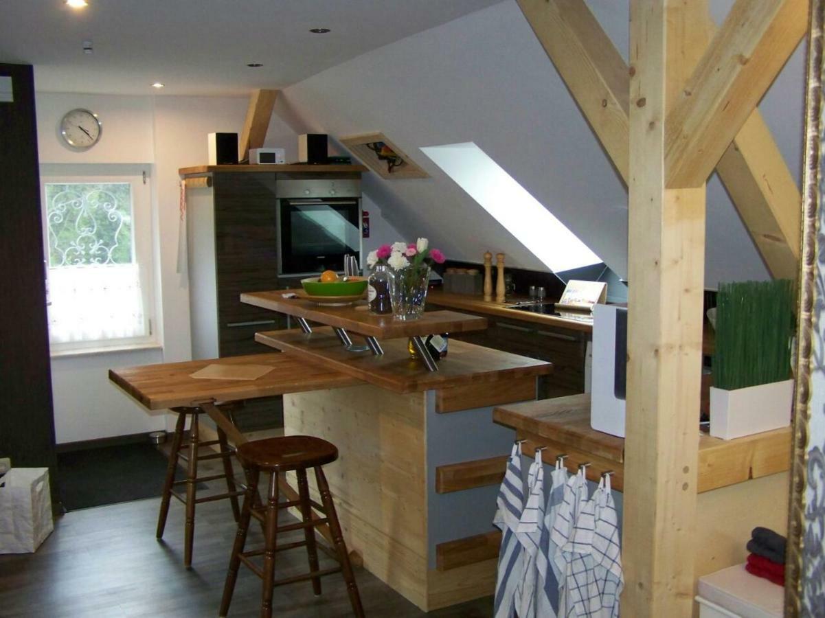 Loft-Ferienwohnung Zur "Kfz-Schenke" Apolda Eksteriør bilde